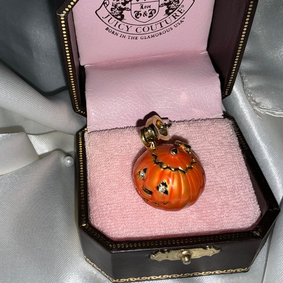 RARE AUTHENTIC RETIRED JUICY COUTURE JACK-O-LANTERN HINGED TOP CANDLE - Picture 11 of 11